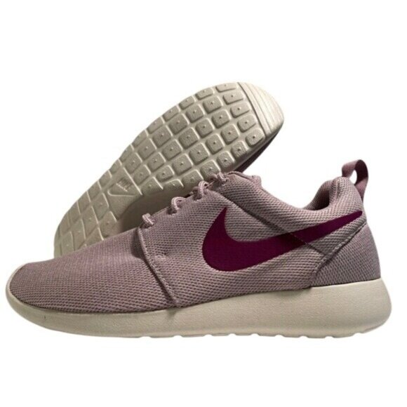 Nike Roshe One Women Size 11 Plum Chaulk True Berry 112025 Gf - Picture 1 of 12